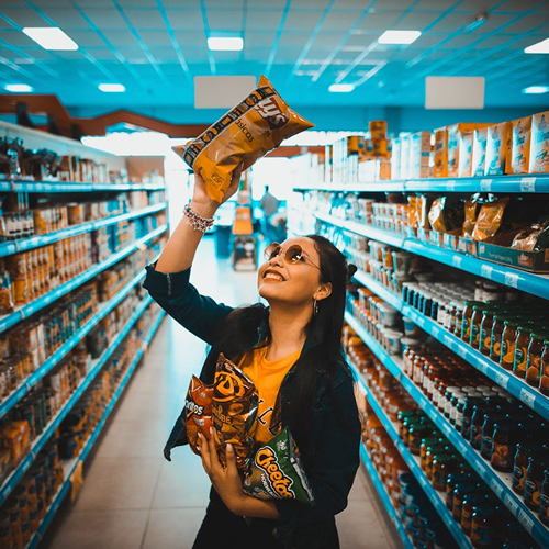 Z世代消费双轨制：质价与情价的共生破局